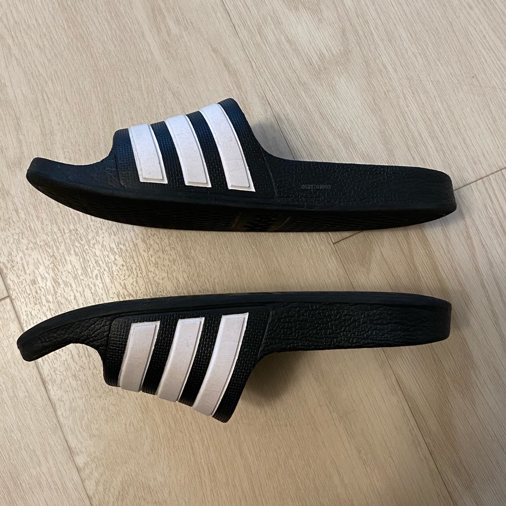 Adidas slides - Picture 3 of 6